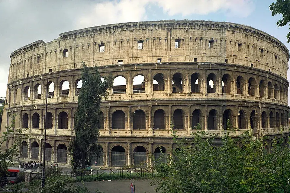 Vista exterior del Coliseo Romano
