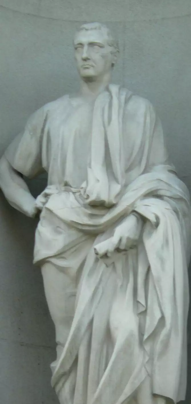 Estatua de Gayo en Madrid