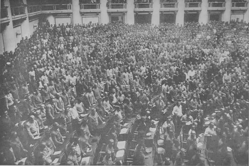 Consejo de Petrogrado, apoyado por los mencheviques Consejo de Petrogrado, apoyado por los mencheviques