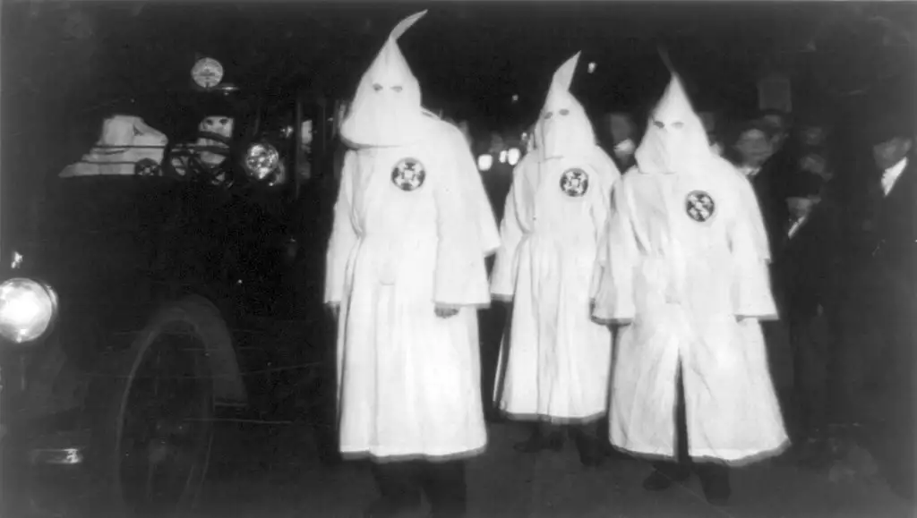 Desfile del KKK en Virginia, 1922