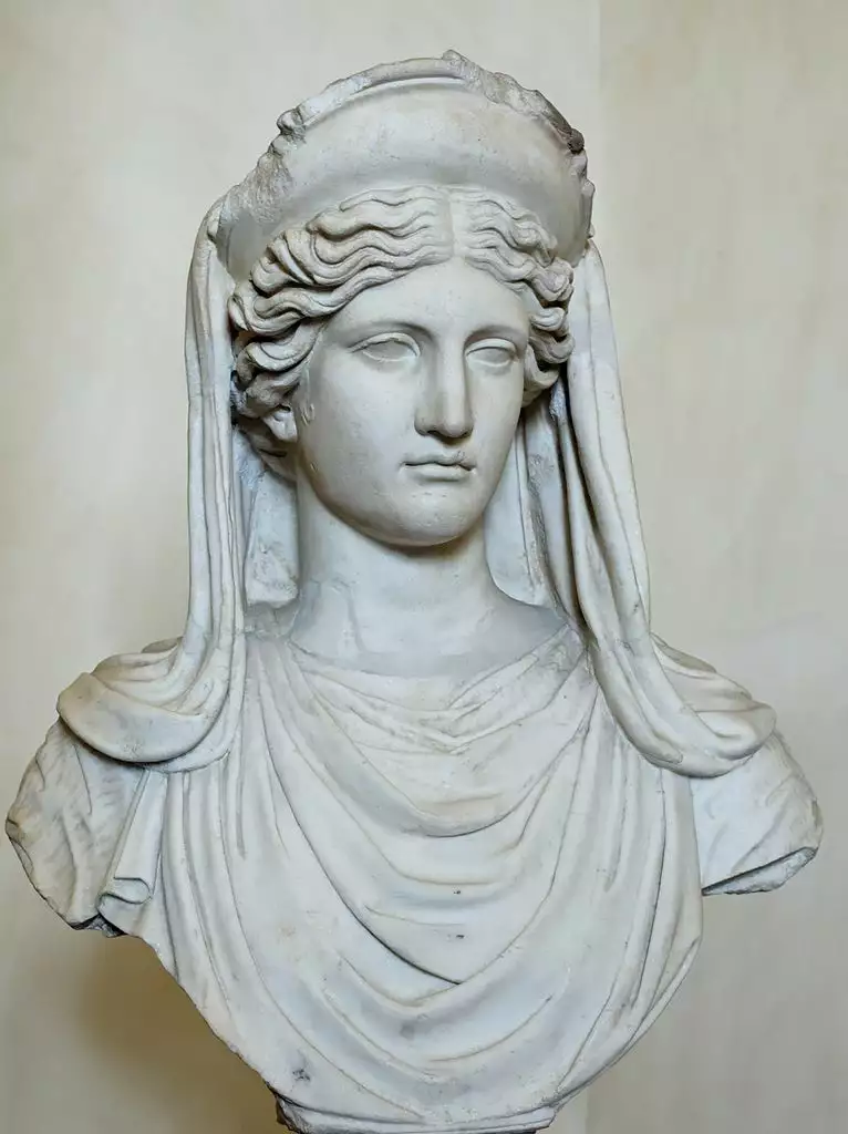 Busto de Démeter en Mármol, copia romana del  original griego del s. IV a. C.
