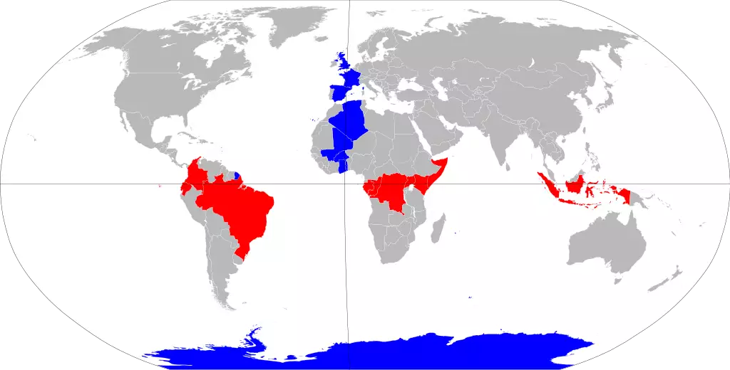 Países por los que pasa el meridiano de Greenwich en azul, y la línea del ecuador en rojo