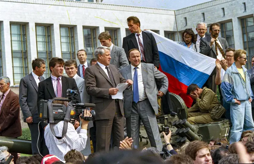 Boris Yeltsin se dirige a los rusos tras el fallido intento de Golpe contra la disolución de la URSS