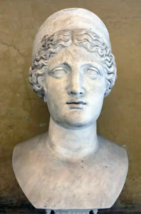 Busto de Hera con diadema, en marmol. siglo V a. C.