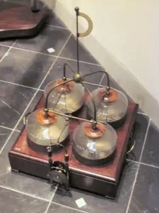 Condensador de Leyden jars en el Museo Boerhaave.