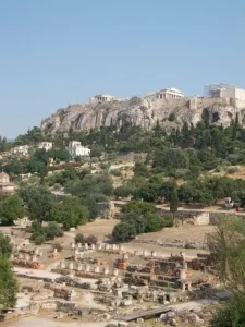 Vista de la acrópolis y del ágora