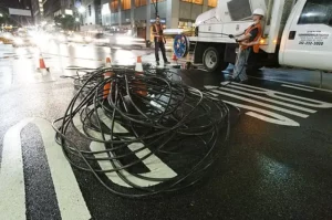 Instalación de Internet Personas instalando cableado de Internet en Manhattan