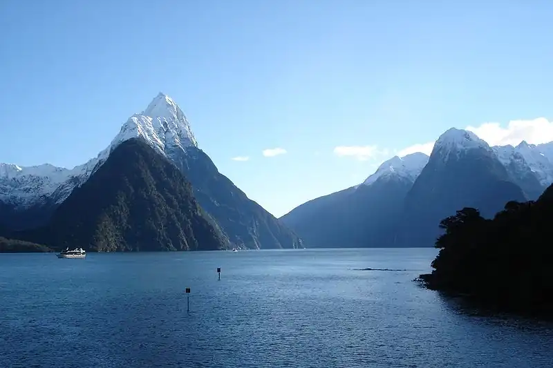 Fiordo Nueva Zelanda Fiordo Milford de Nueva Zelanda, uno de los más famosos destinos turísticos neozelandeses
